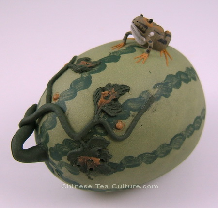 “Frog on a Watermelon Tea Pet”, from www.chinese-tea-culture.com “Frog on a Watermelon Tea Pet”, from www.chinese-tea-culture.com