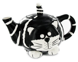 Chester the Cat Teapot (Photo source: The English Tea Store) Chester the Cat Teapot (Photo source: The English Tea Store)