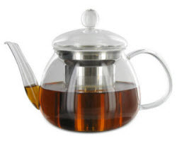 The Petit Teapot adds its glassy sparkle to your romantic teatime. (Photo source: The English Tea Store)