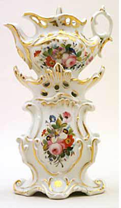 Rococo Teapot 334 from the Trenton Tennessee museum (Photo source: screen capture from site)