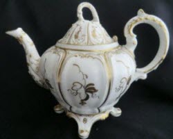 Samuel Alcock Victorian teapot (Photo source: screen capture from site)