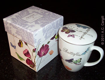 Cup with matching lid and storage box. (Photo source: A.C. Cargill, all rights reserved)