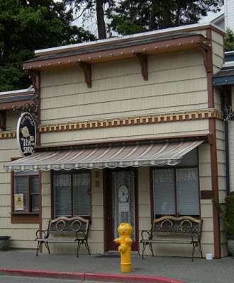 Tea Shop (from Wikimedia Commons)