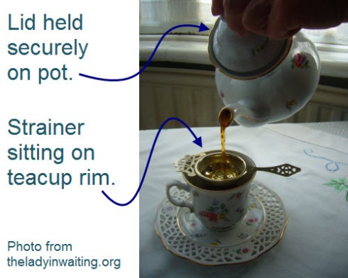 The 2-handed pouring method from www.theladyinwaiting.org (Screen capture from site)