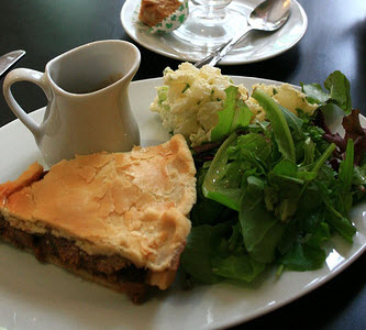 Separate off the salad to keep its flavors fresh and apart. (From Yahoo! Images)