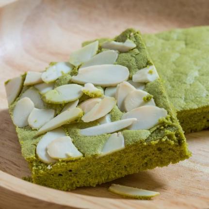 white-chocolate-matcha-brownies